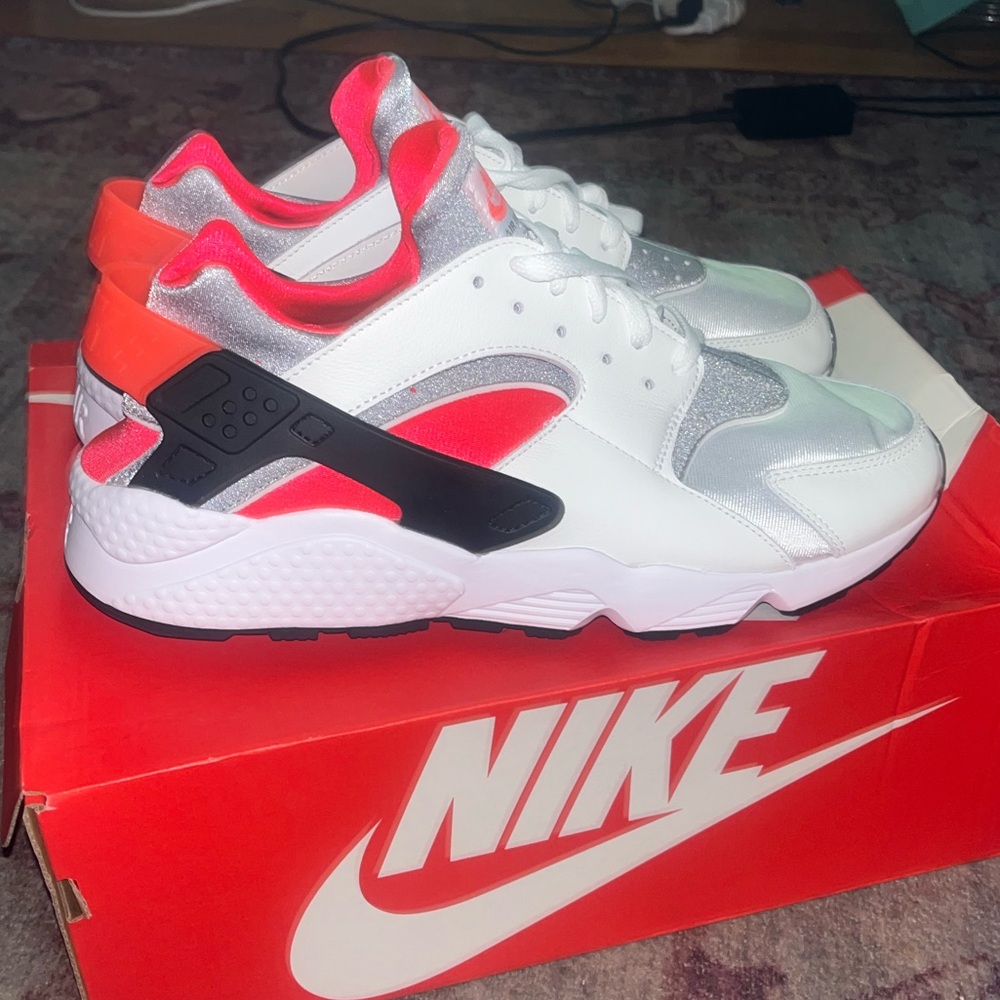 Nike Air Huarache “Infrared”